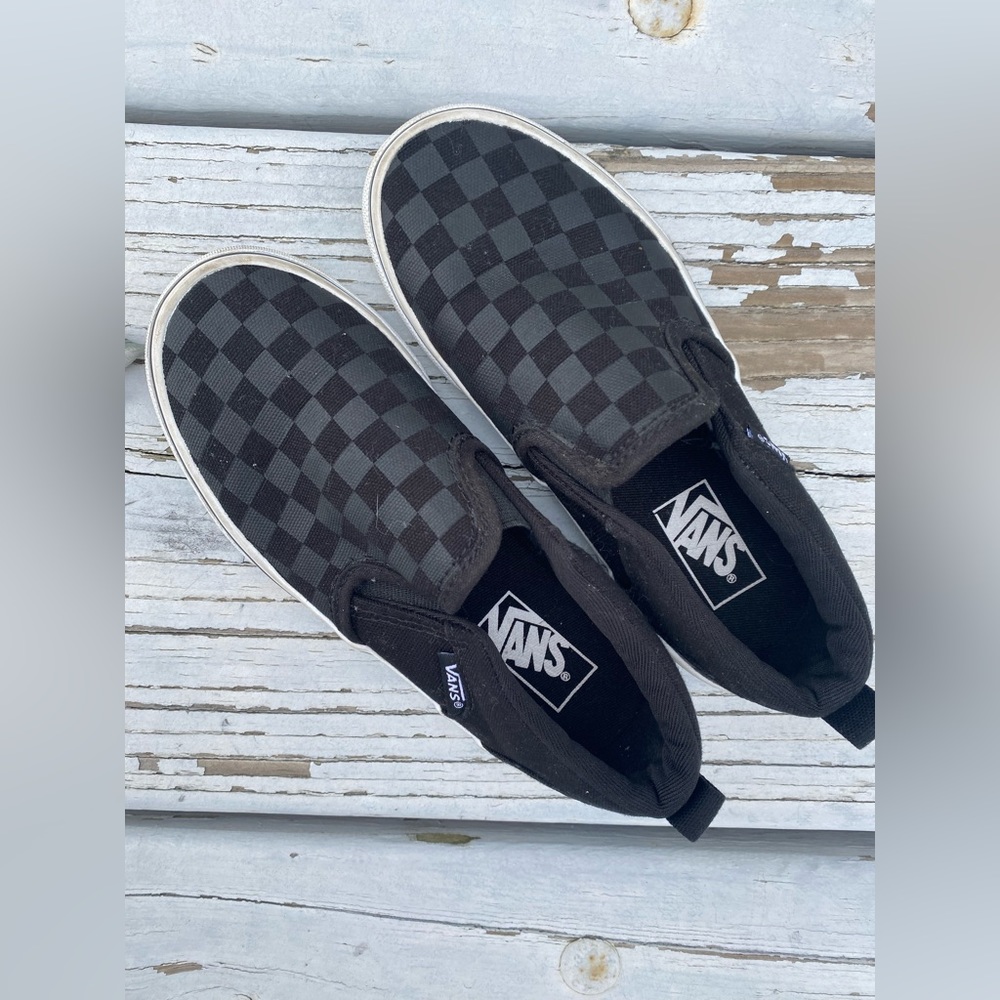 New boys checkered slip on vans